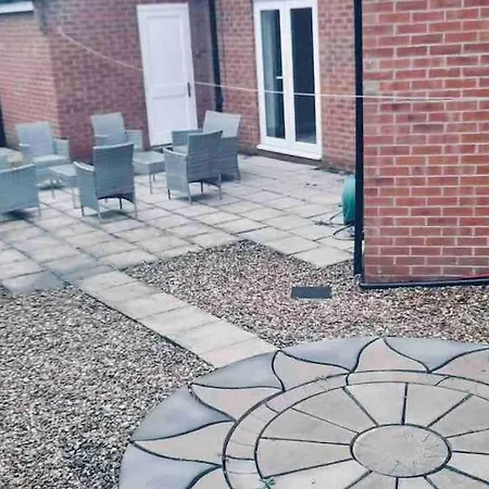 Detached House In Morley, Leeds *