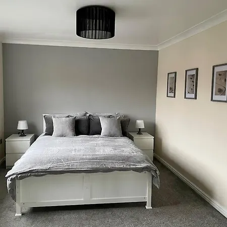 بيت للعطل Detached House In Morley, Leeds