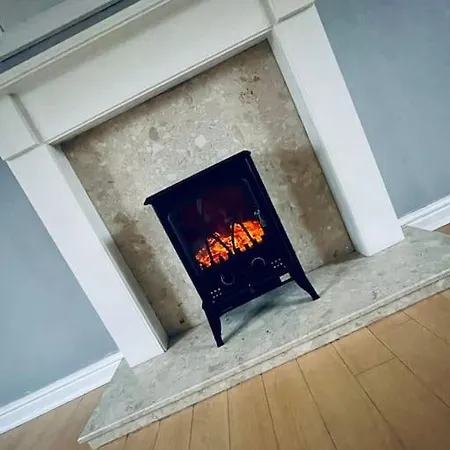 Detached House In Morley, Leeds * ليدز
